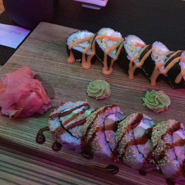 Foto diambil di Sushi Plaza oleh Ece H. pada 4/20/2015