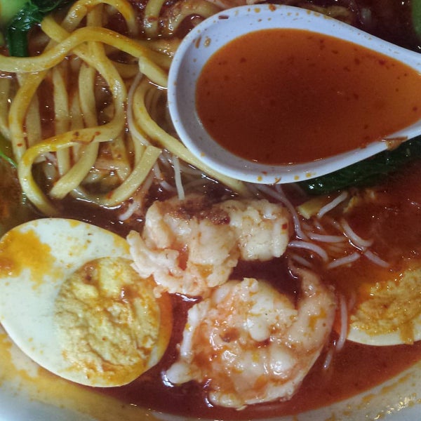 Foto diambil di Cuisine Malaya oleh Kaiyah O. pada 9/17/2015
