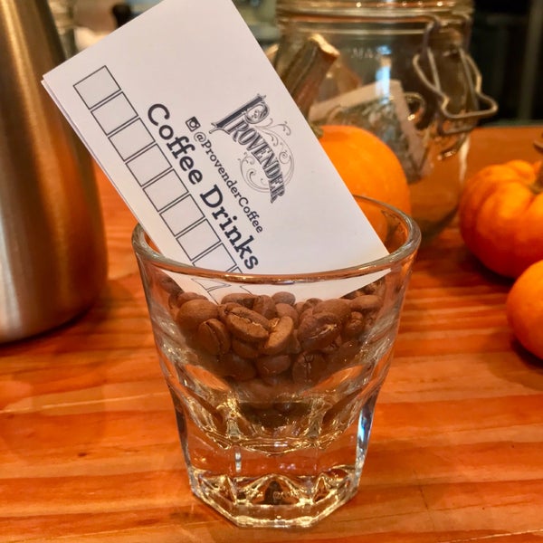 11/23/2018 tarihinde Drew S.ziyaretçi tarafından Provender Coffee'de çekilen fotoğraf