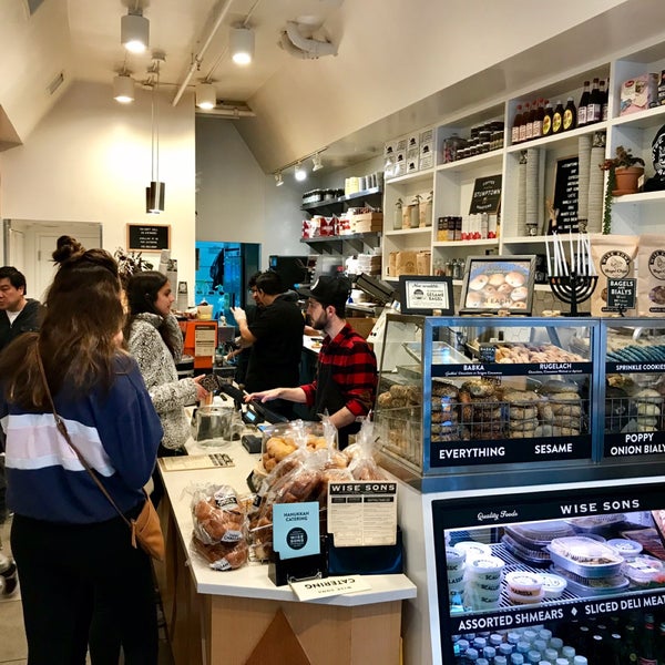 12/8/2018 tarihinde Drew S.ziyaretçi tarafından Wise Sons Bagel &amp; Coffee'de çekilen fotoğraf