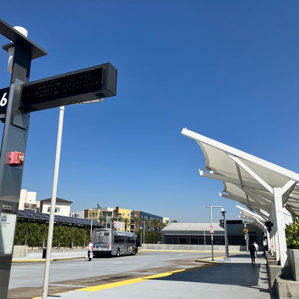 รูปภาพถ่ายที่ Metro El Monte Station โดย いちりく เมื่อ 4/11/2024
