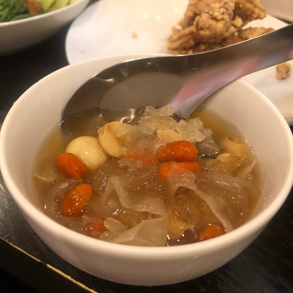 Foto diambil di 台湾麺線 oleh Haruka pada 7/26/2019