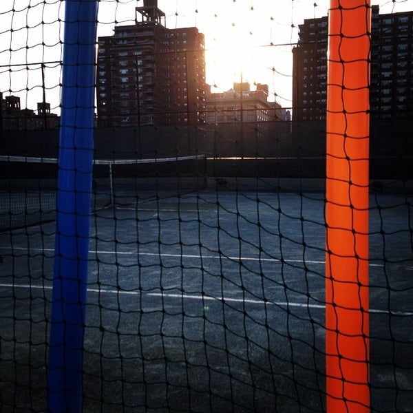 Foto diambil di Midtown Tennis Club oleh Gabriela N. pada 7/26/2014