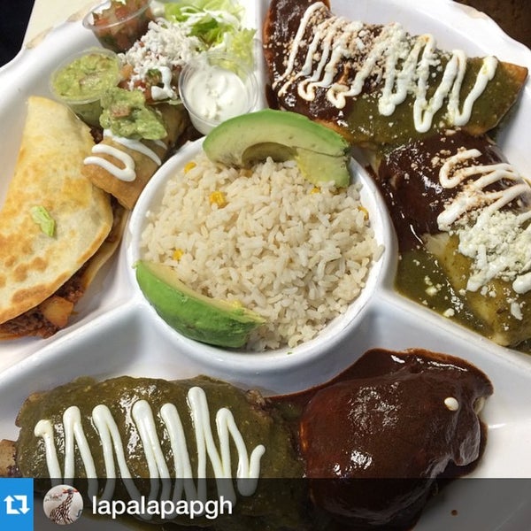 Das Foto wurde bei La Palapa, Mexican Cuisine &amp; Mezcal Bar von EatLocal S. am 2/7/2015 aufgenommen