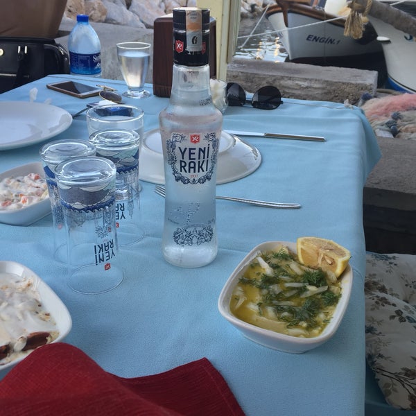Das Foto wurde bei Rıhtım Restaurant von Eray Ö. am 6/26/2017 aufgenommen