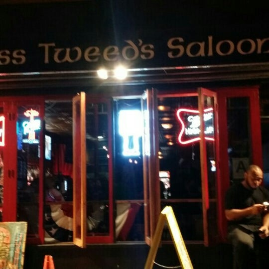 Foto tirada no(a) Boss Tweed&#39;s Saloon por Blue R. em 9/12/2015