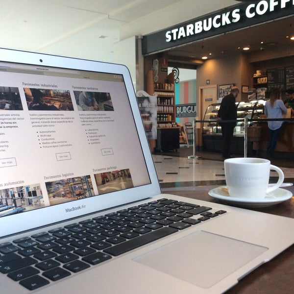 Starbucks Diagonal Mar i el Front Maritim del Poblenou Avinguda