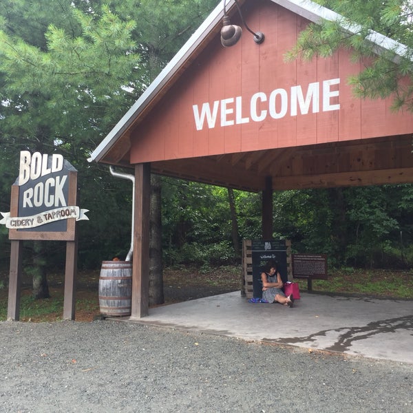 Photo taken at Bold Rock Cidery by Melissa G. on 7/2/2017