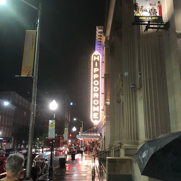 Das Foto wurde bei The Hippodrome Theatre at the France-Merrick Performing Arts Center von Melissa G. am 10/11/2018 aufgenommen