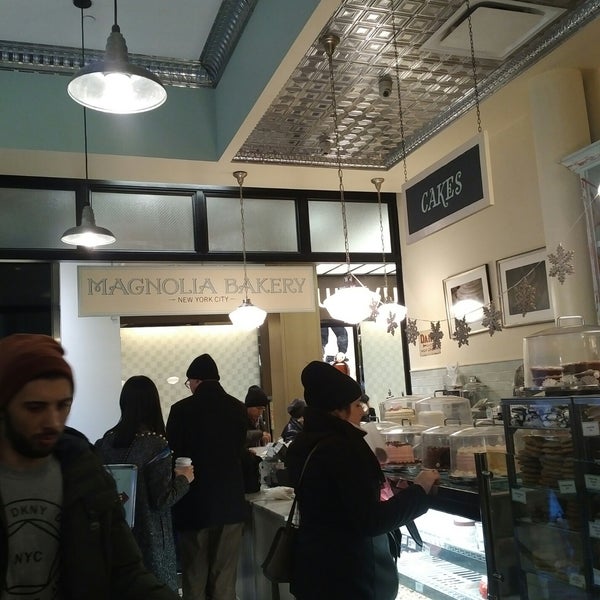 Photo taken at Magnolia Bakery by Vincent K. on 12/30/2017