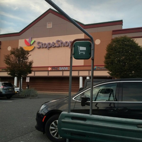 Photo taken at Stop &amp; Shop by Vincent K. on 10/16/2018