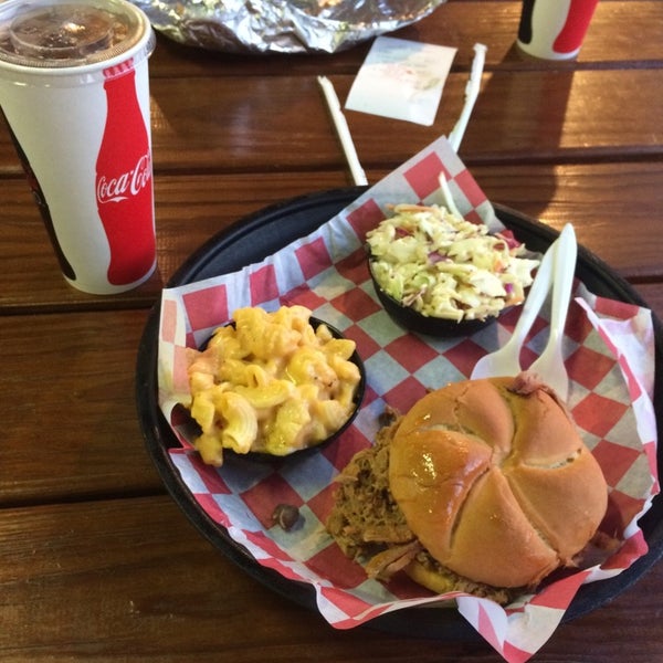 รูปภาพถ่ายที่ Andy Nelson&#39;s Barbecue Restaurant &amp; Catering โดย Ricky A. เมื่อ 9/18/2014