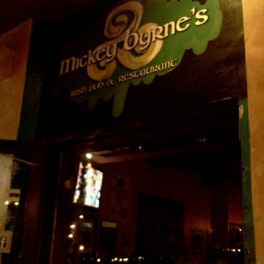 รูปภาพถ่ายที่ Mickey Byrne&#39;s Irish Pub โดย Fourth Dimension เมื่อ 12/9/2012