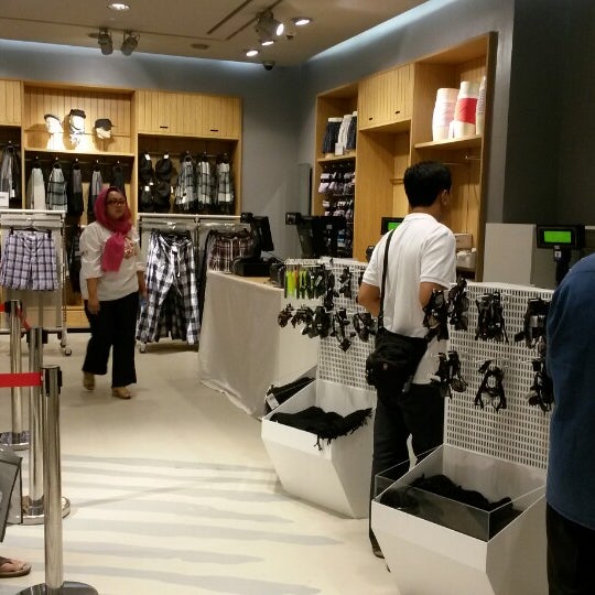 h&m pim berapa