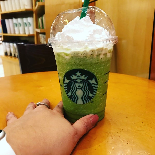 Снимок сделан в Starbucks пользователем Janey 11/16/2017