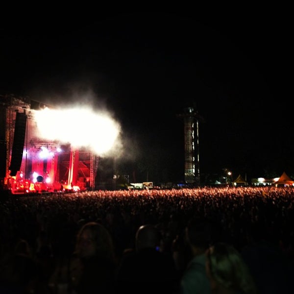 “new forms” reprazent. Концерт в тайланде. Фестиваль современного искусства. Form festival. Драйвовая фотография.