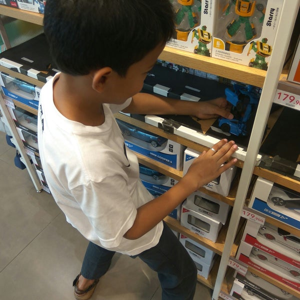 Photos At Miniso Cakung Cakung Barat Jakarta