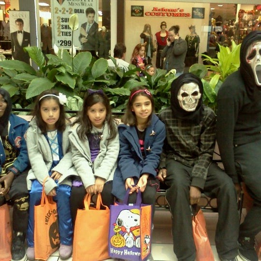 10/27/2012 tarihinde Juanita H.ziyaretçi tarafından Marketplace Mall'de çekilen fotoğraf