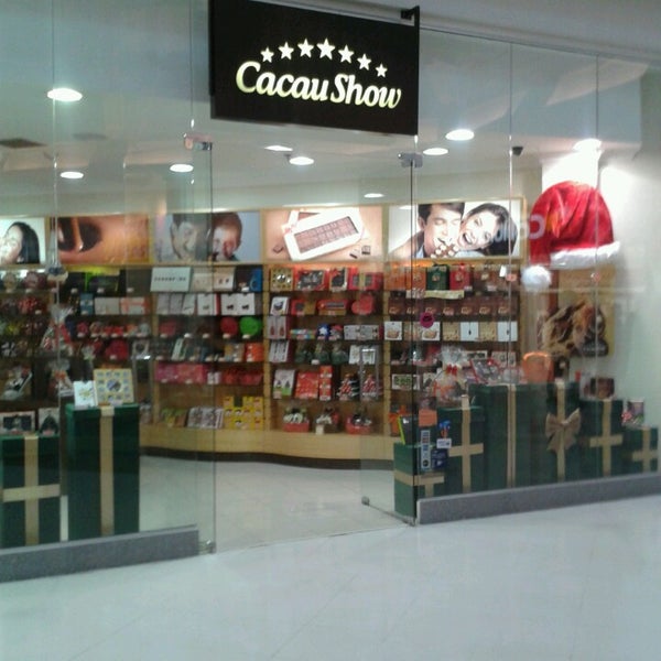 Show me store. Show me store. Istore оренбург. Fashion show текст. Бутик одежды ярославль.