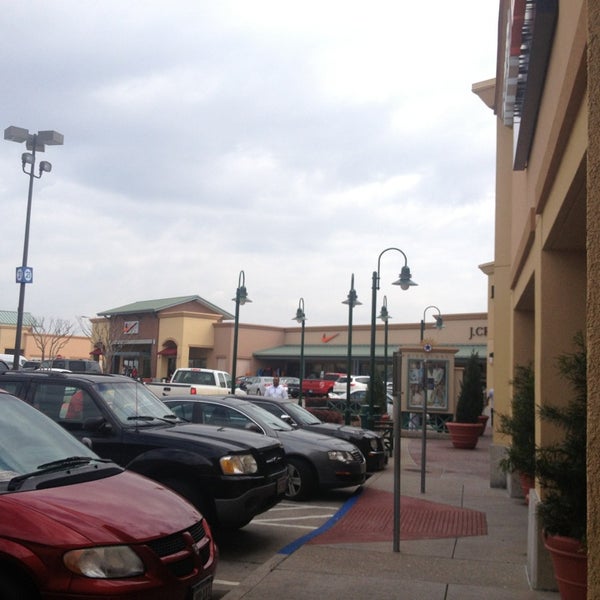 Photos at Allen Premium Outlets - Outlet Mall in Allen