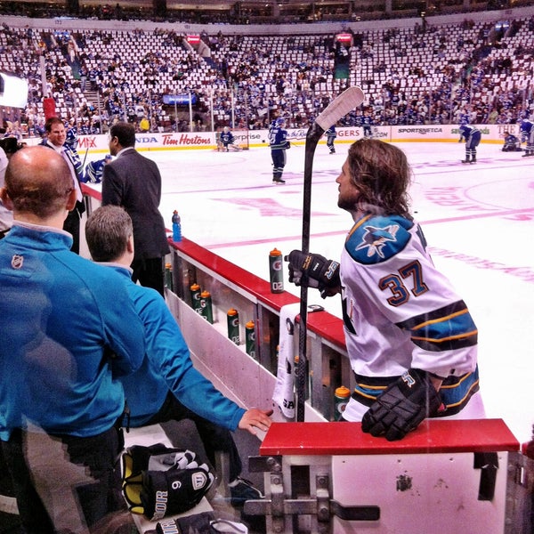 5/2/2013 tarihinde Alex R.ziyaretçi tarafından Rogers Arena'de çekilen fotoğraf