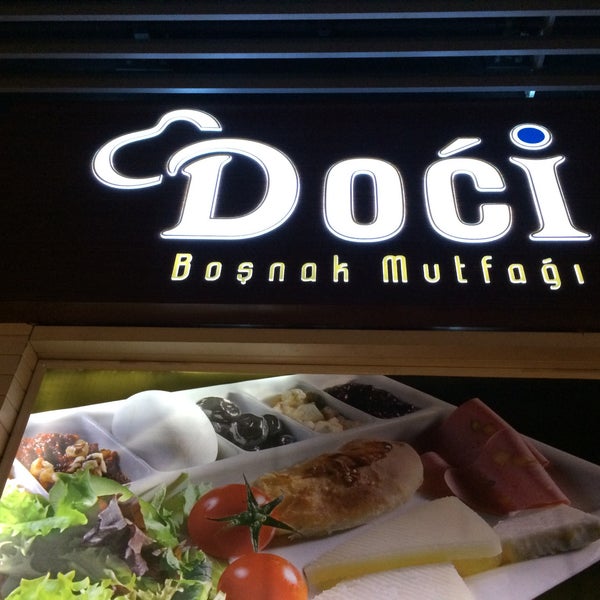 Photo prise au Doci Boşnak Mutfak Restaurant &amp; Cafe par Muhammet Y. le5/20/2015