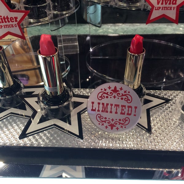 Anna Sui 梅田エスト店 大阪市北区 Da Giyim Magazasi Da Fotograflar