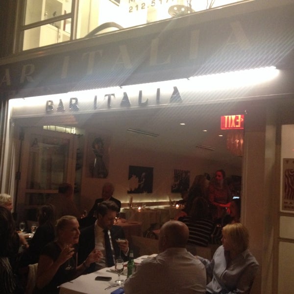 9/26/2013 tarihinde Federico M.ziyaretçi tarafından Bar Italia'de çekilen fotoğraf