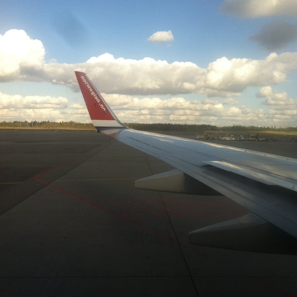 Das Foto wurde bei Flughafen Oslo (OSL) von Roxana B. am 5/14/2013 aufgenommen