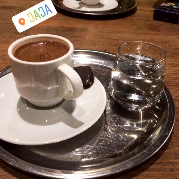 Снимок сделан в Ja Ja Cafe &amp; Restaurant пользователем ÜMRAN Ö. 11/7/2019