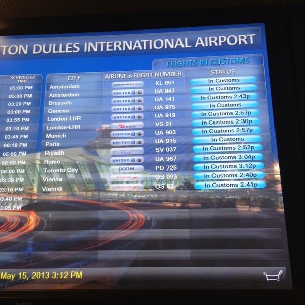 5/15/2013 tarihinde Mariya O.ziyaretçi tarafından Washington Dulles International Airport (IAD)'de çekilen fotoğraf