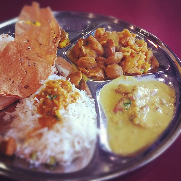 10/10/2012 tarihinde Marc N.ziyaretçi tarafından All India Sweets &amp; Restaurant'de çekilen fotoğraf