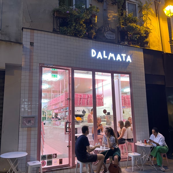 Foto tirada no(a) Dalmata Pizza por JBA🇶🇦 em 7/18/2022