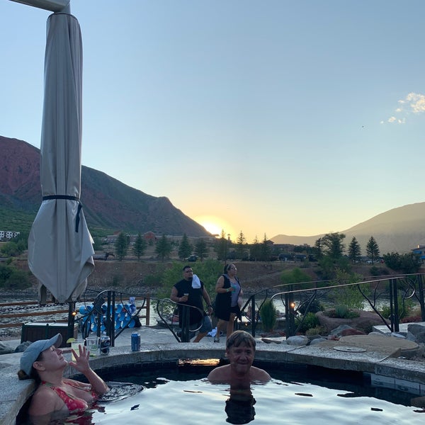 Foto tirada no(a) Iron Mountain Hot Springs por K K. em 9/12/2020