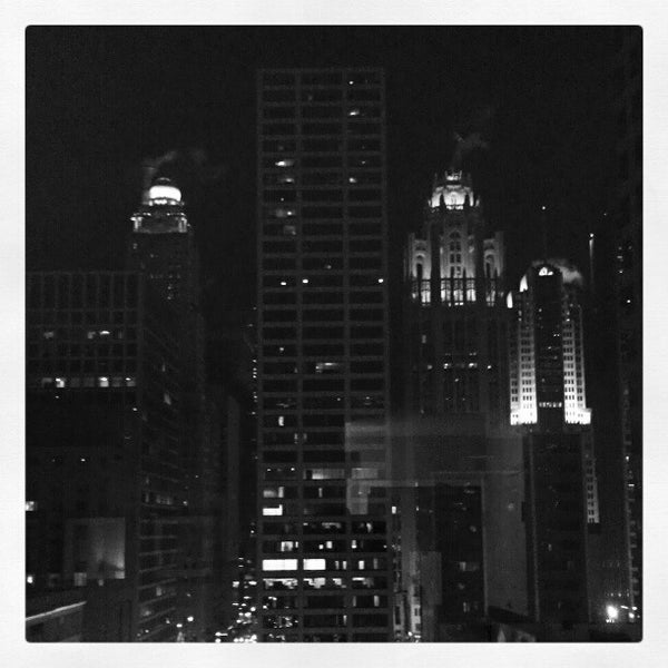 Снимок сделан в Courtyard Chicago Downtown/Magnificent Mile пользователем Ade S. 2/3/2013