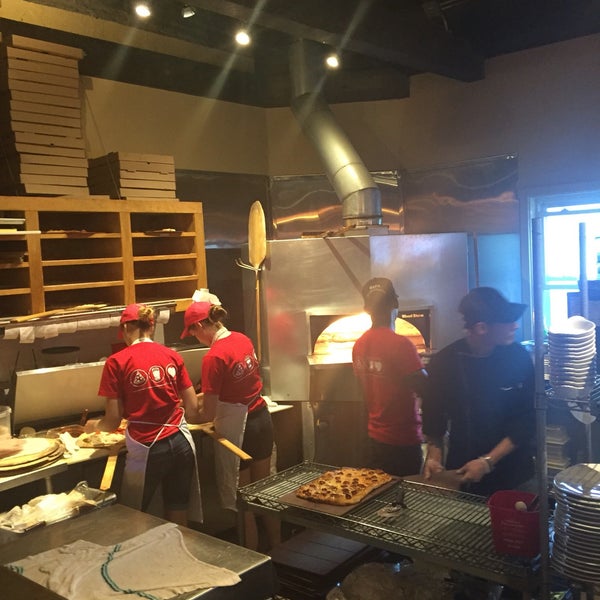 Photo taken at Cornerstone - Artisanal Pizza &amp; Craft Beer by Lynne on 6/24/2016