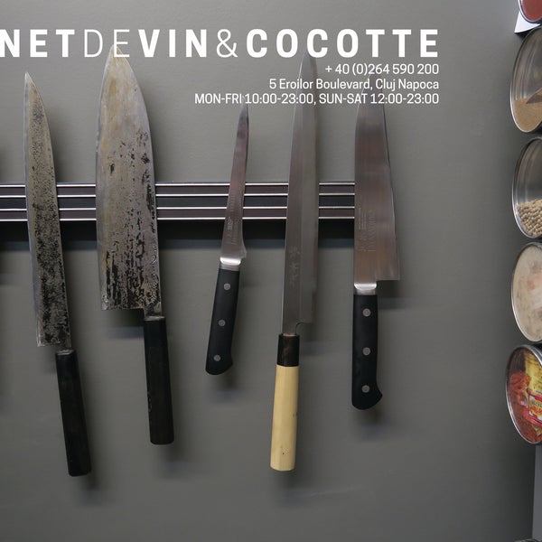 รูปภาพถ่ายที่ Cabinet de Vin &amp; Cocotte โดย Cabinet de Vin &amp; Cocotte เมื่อ 12/6/2014