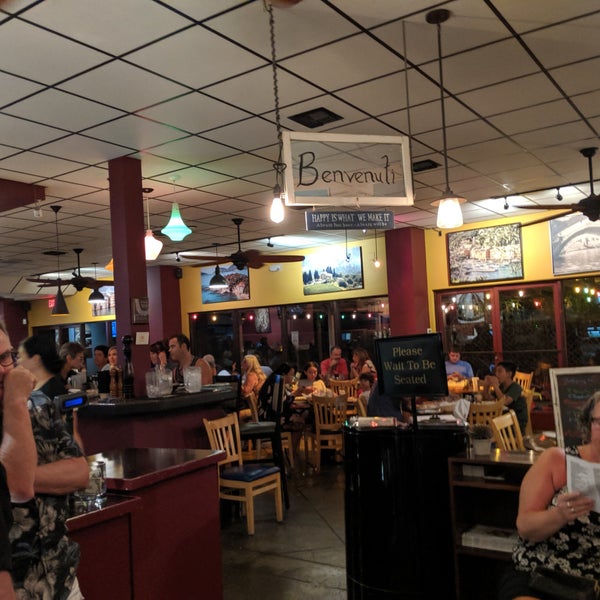 11/9/2019 tarihinde Nick S.ziyaretçi tarafından Fabiani&#39;s Bakery &amp; Pizzeria'de çekilen fotoğraf