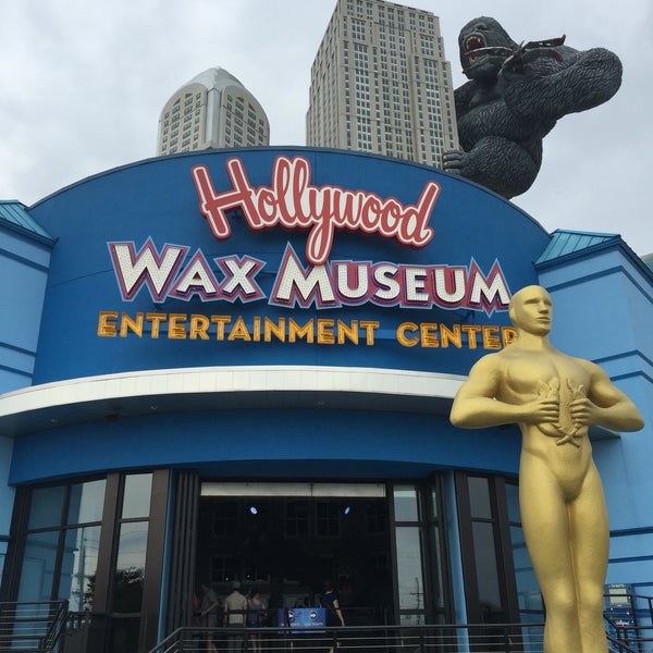 Photo taken at Hollywood Wax Museum Entertainment Center by Jasper M. on 4/1/2016
