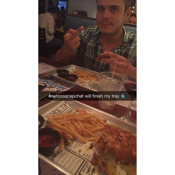 9/2/2015に@chefpanditaがMustard&#39;s Burger Shop &amp; Grillで撮った写真