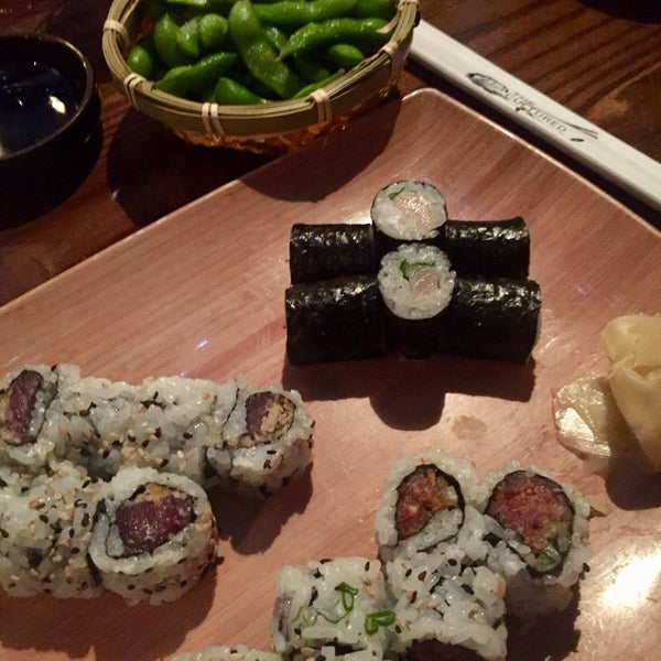 1/30/2018 tarihinde Margarita K.ziyaretçi tarafından The Cultured Pearl Restaurant &amp; Sushi Bar'de çekilen fotoğraf