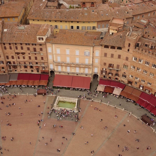 Piazza del Campo 184 tips Piazza del Campo 184 tips