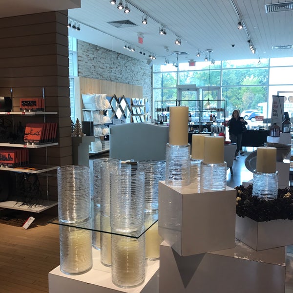 Crate & Barrel Furniture and Home Store in Lyndhurst