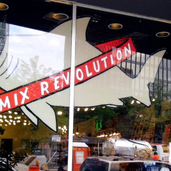 Das Foto wurde bei Comix Revolution von Comix Revolution am 12/6/2014 aufgenommen