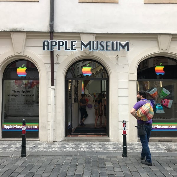 Снимок сделан в Apple Museum пользователем Aziz A. 7/9/2017