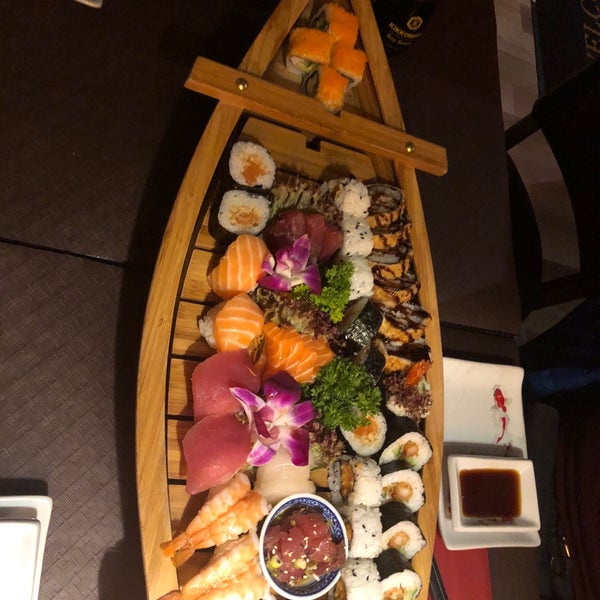 Foto diambil di Sushi Palace oleh Mathieu pada 2/20/2018