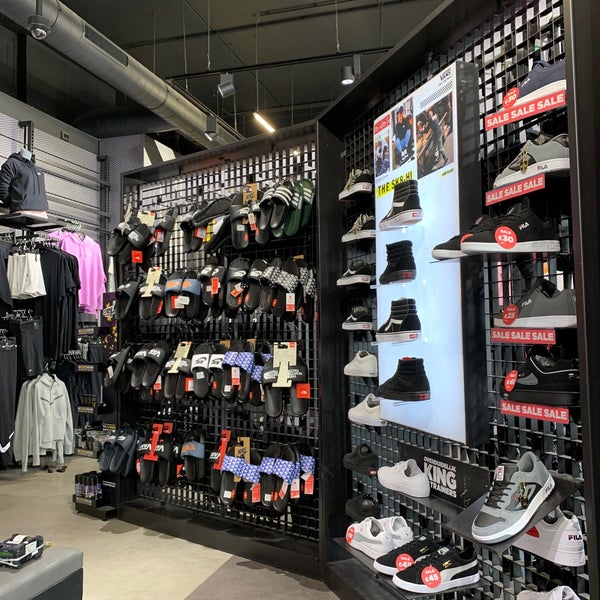 JD Sports - Oude Pijp - 57 visitors