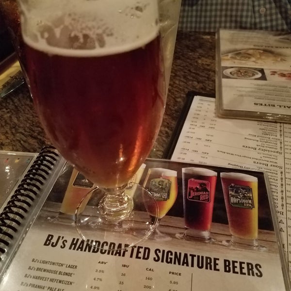 Photo taken at BJ&#39;s Restaurant &amp; Brewhouse by Joel B. on 11/15/2019