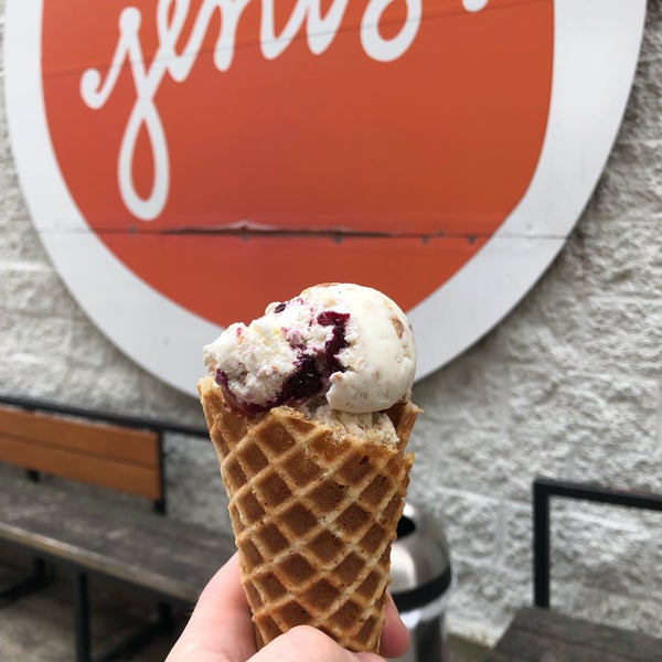 4/6/2019 tarihinde Andrew W.ziyaretçi tarafından Jeni&#39;s Splendid Ice Creams'de çekilen fotoğraf