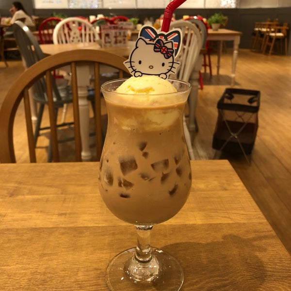 Photos At Cafe De Miki With Hello Kitty Now Closed Cafe In 江東区